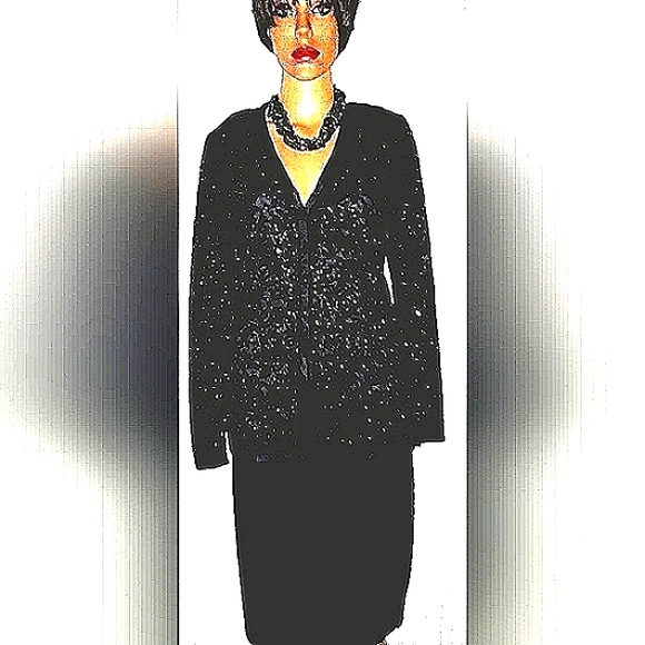 WOW! St John Evening 6 4 Black Hundreds Swarovski Crystals & Buttons Skirt Suit - Picture 3 of 13